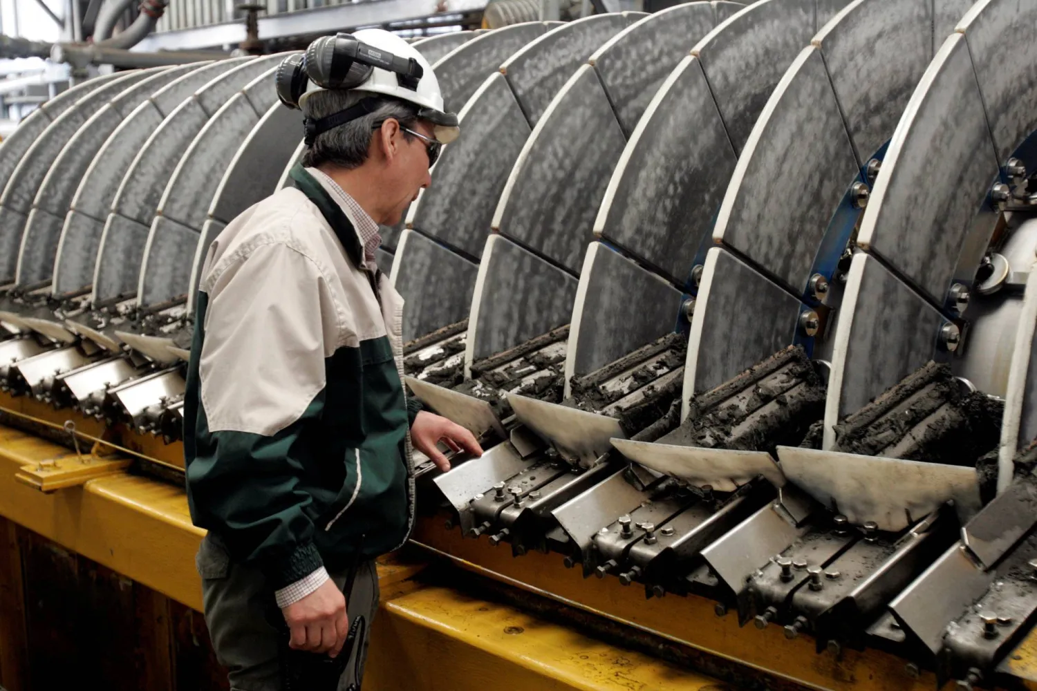 ترمب يُطلق مشروعاً لتخزين المعادن بقيمة 12 مليار دولار لمواجهة الصين