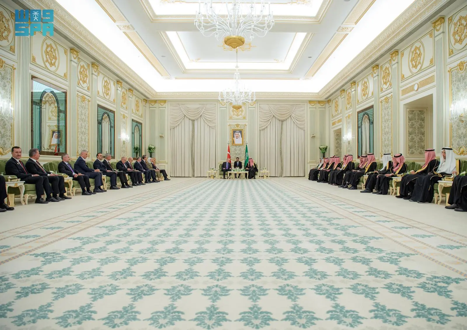 جلسة مباحثات سعودية تركية رسمية