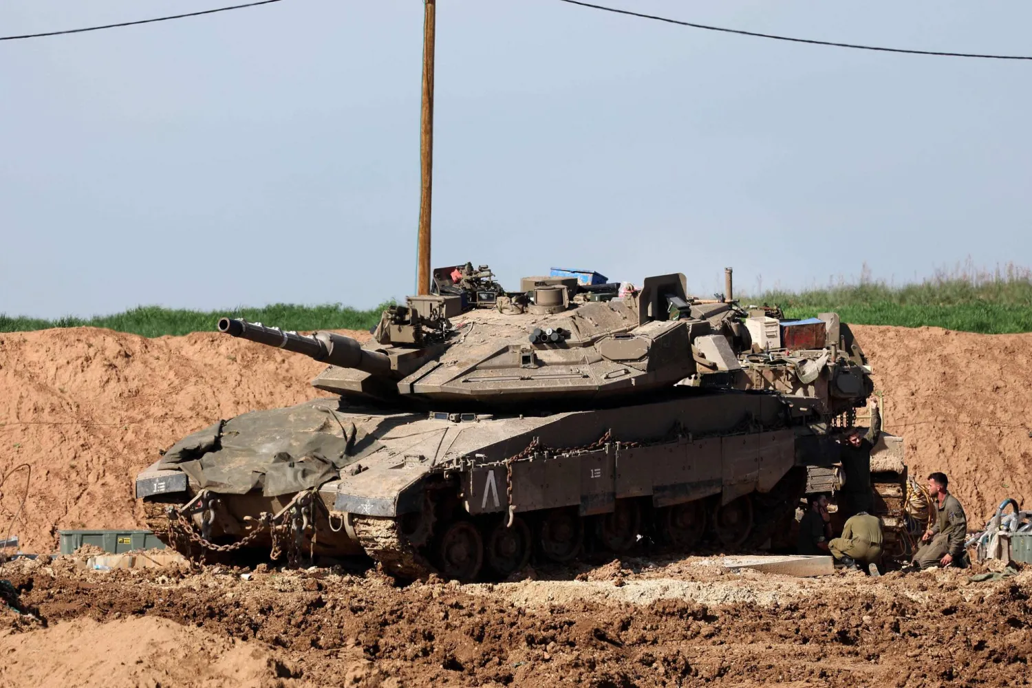 إصابة فلسطينيين بنيران إسرائيلية جنوب شرقي مدينة غزة