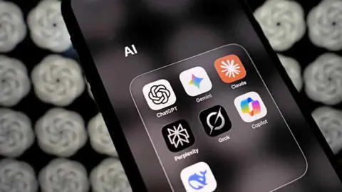 كيف يسرق تريند الذكاء الاصطناعي بياناتك دون أن تشعر؟؟