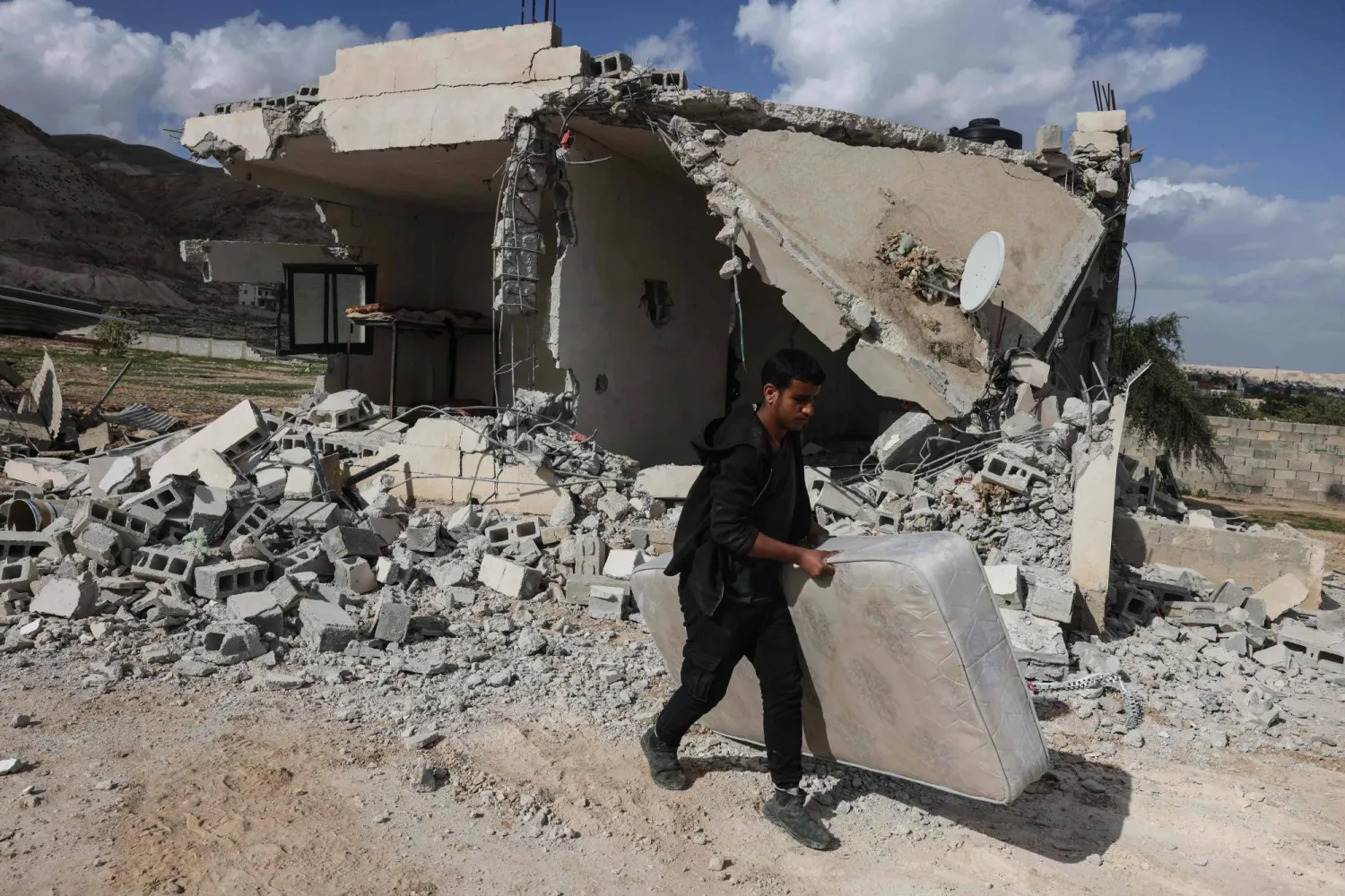 الصين تعارض «جميع المحاولات لضم» أراضٍ فلسطينية