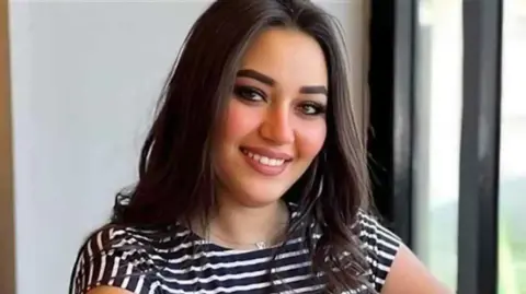 رحمة محسن ترد على انتقادات ظهورها كممثلة "متصنعة"