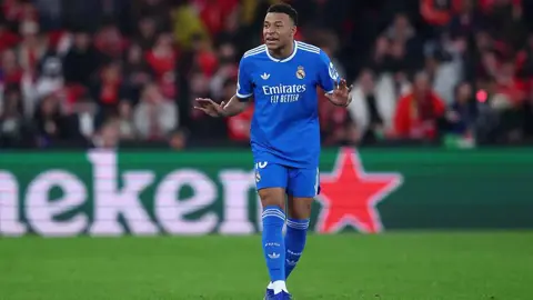 بسبب الإصابة ... مبابي مهدد بالغياب أمام بنفيكا