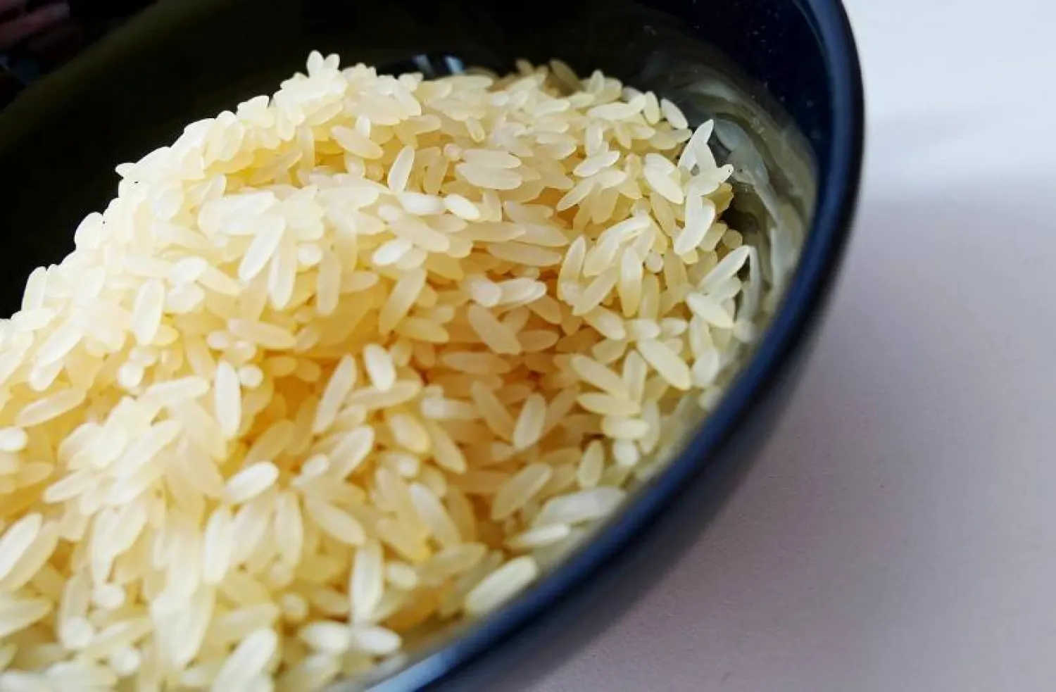 «الكربوهيدرات العارية» وتأثيرها على سكر الدم: متى تكون ضارة وكيف نجعلها أكثر توازناً؟