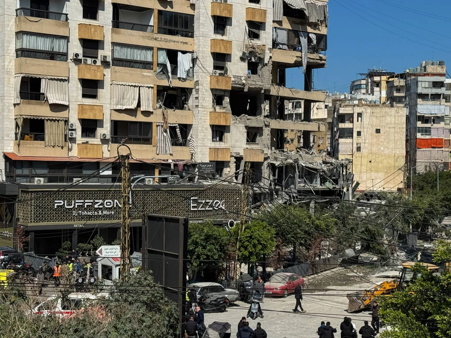 الحكومة اللبنانية تحظر نشاطات «حزب الله» الأمنية والعسكرية