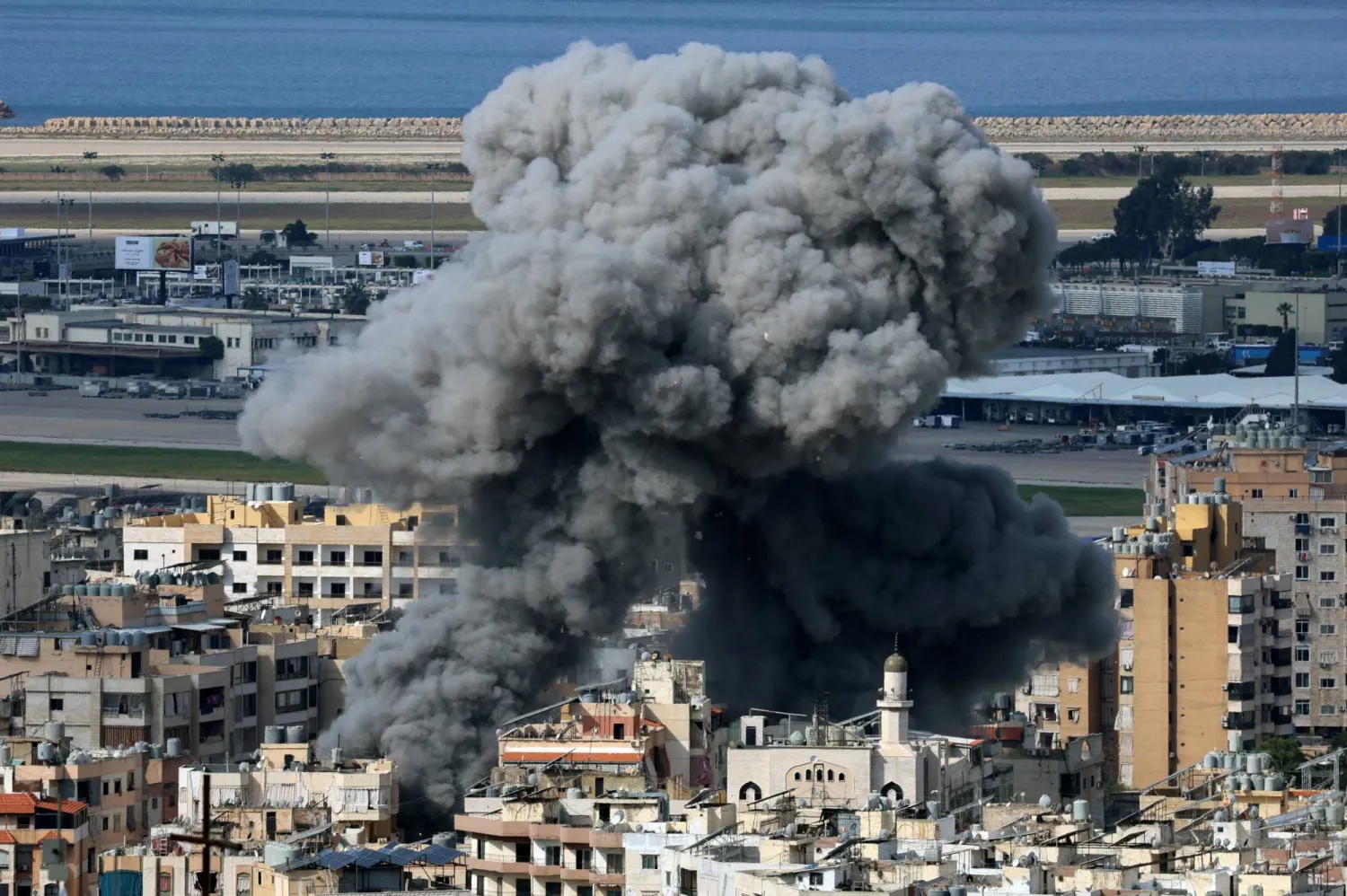 الجيش الإسرائيلي يحث السكان جنوب نهر الليطاني في لبنان على التوجه شمالاً الجيش الإسرائيلي يحث السكان جنوب نهر الليطاني في لبنان على التوجه شمالاً