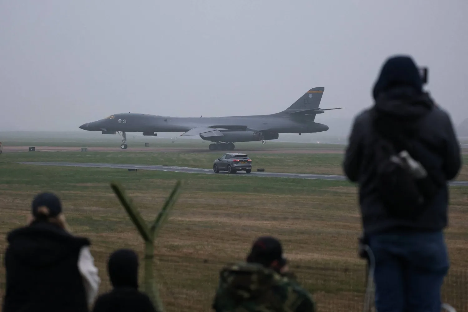 لندن: الولايات المتحدة بدأت باستخدام قواعد عسكرية بريطانية ضد إيران