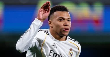 مبابي يعلّق مشاركته مع ريال مدريد مؤقتًا لتجنّب المخاطرة قبل كأس العالم