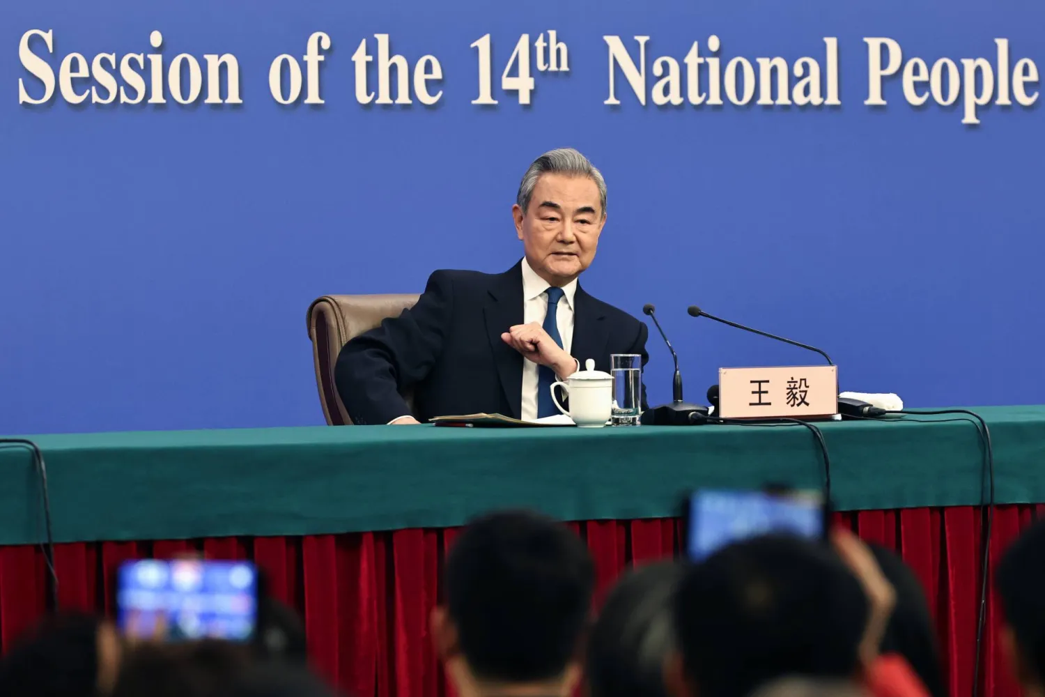 الصين ترفض الهجمات الإيرانية على دول الخليج