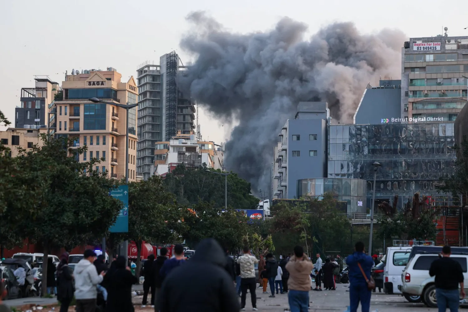 الجيش الإسرائيلي يبدأ شن سلسلة غارات في أنحاء بيروت