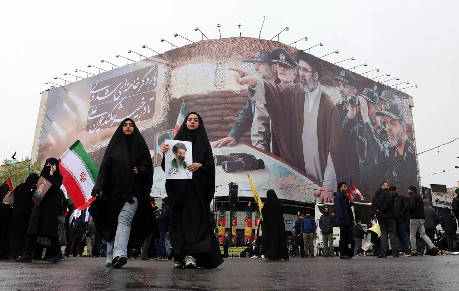 مسؤول إيراني يلمح إلى إمكانية استهداف أوكرانيا بسبب مساعدتها لإسرائيل