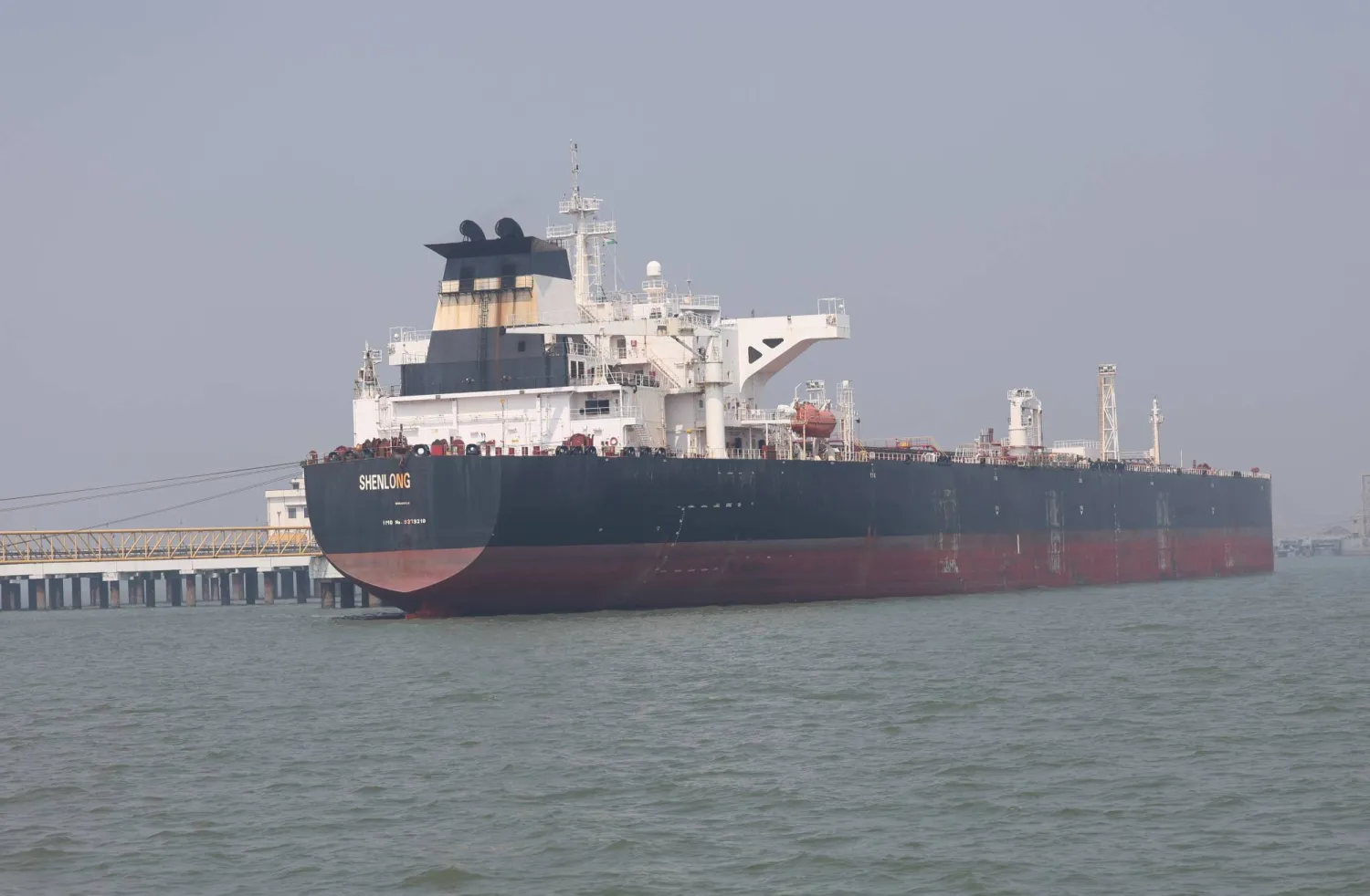 الاتحاد الأوروبي يدعو إلى حل دبلوماسي لإبقاء مضيق هرمز مفتوحاً