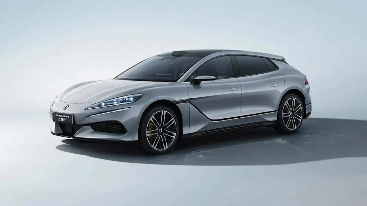 بطارية مبتكرة للسيارات الكهربائية تدوم عشرات الأعوام