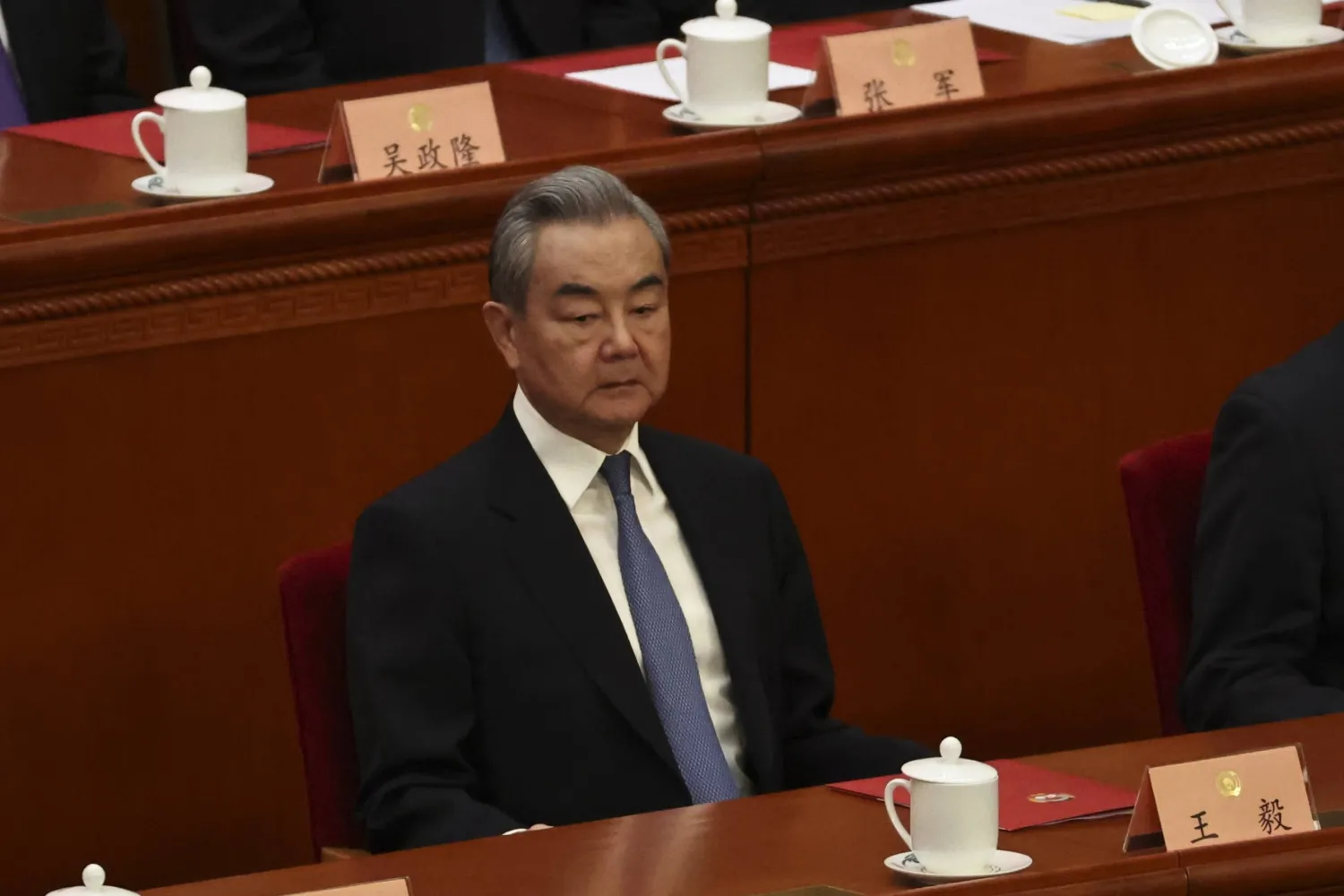 الصين تدعو فرنسا للعمل معها لإيجاد حل للحرب بالشرق الأوسط