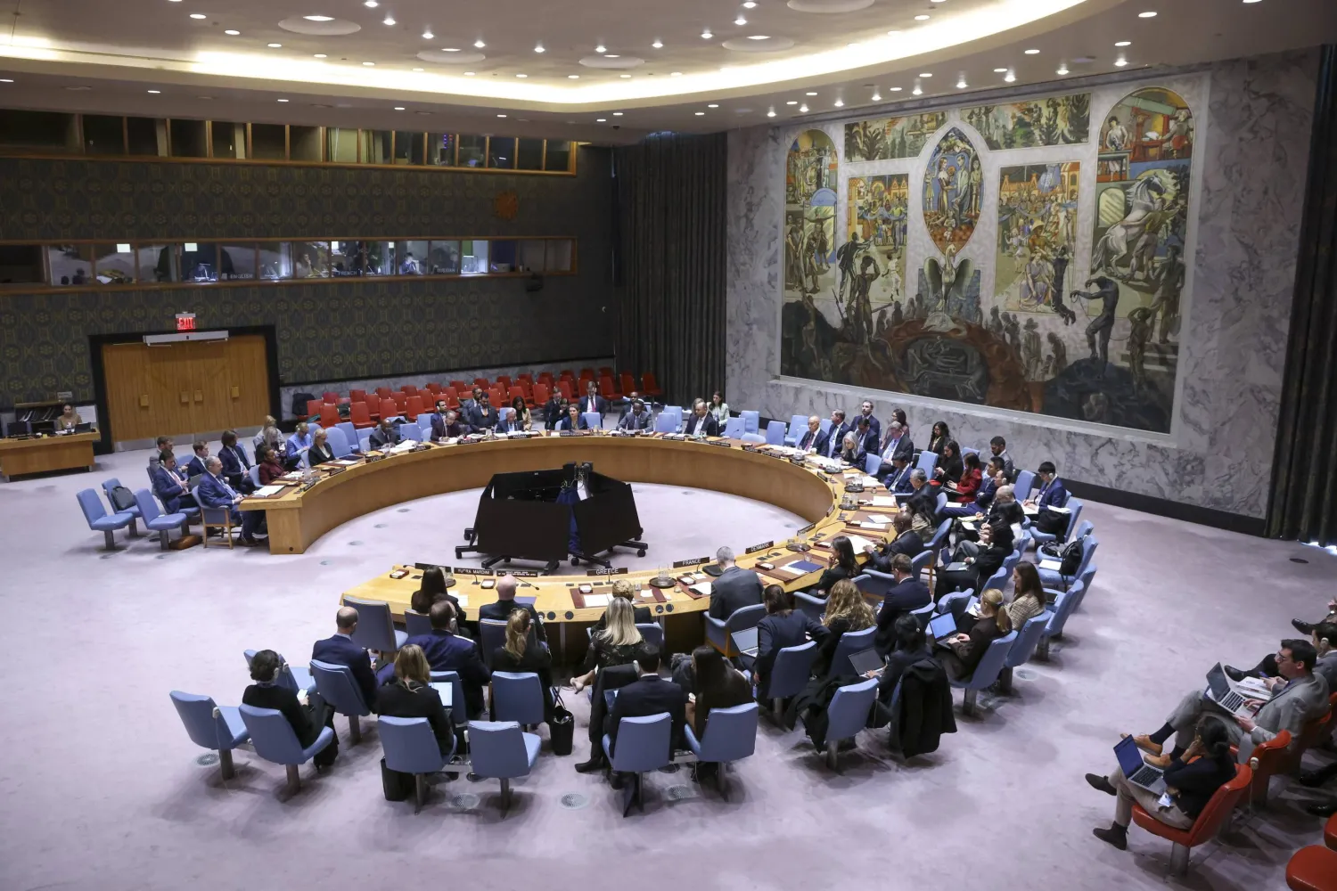 مجلس الأمن يدرس السماح باستخدام «كل الوسائل اللازمة» لضمان الملاحة في مضيق هرمز