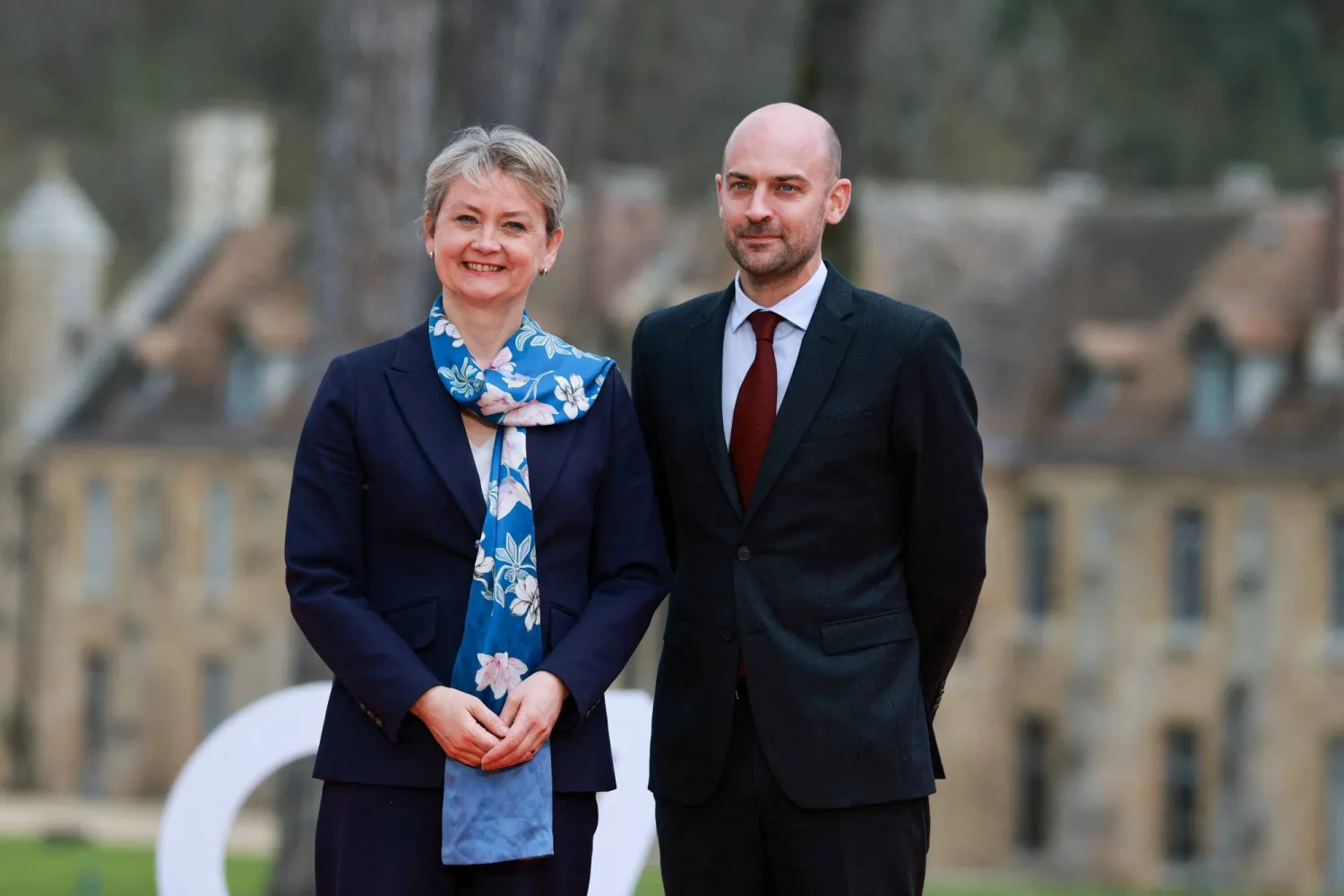 وزيرة الخارجية البريطانية: نشعر بقلق بالغ من العلاقات بين روسيا وإيران