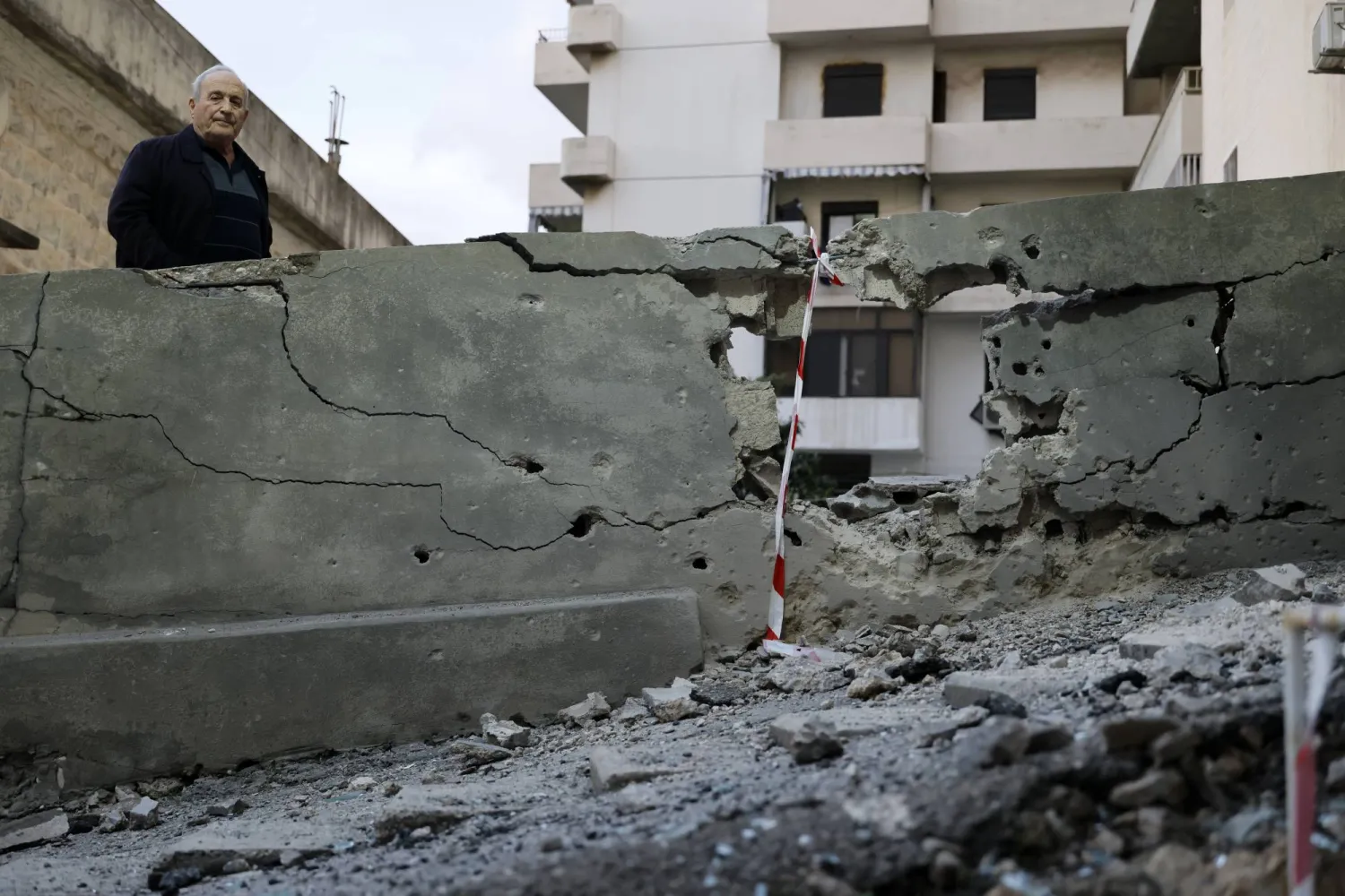 الصحة اللبنانية: مقتل 6 أشخاص وإصابة 8 في غارات إسرائيلية الصحة اللبنانية: مقتل 6 أشخاص وإصابة 8 في غارات إسرائيلية