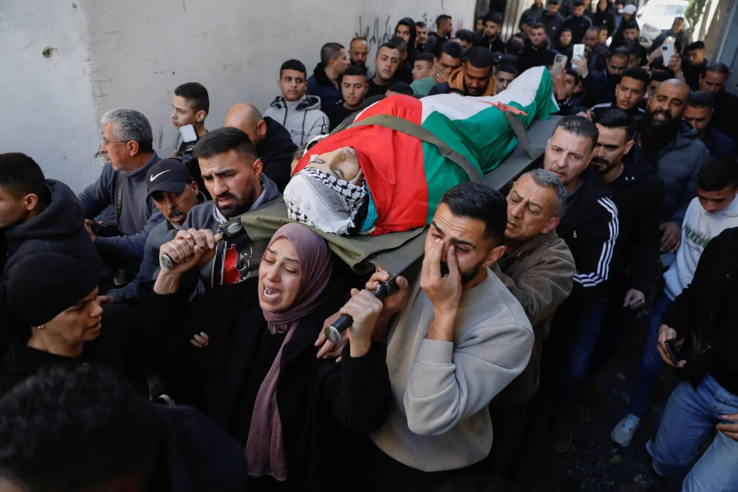 استشهاد فتى فلسطيني برصاص إسرائيلي بالضفة الغربية