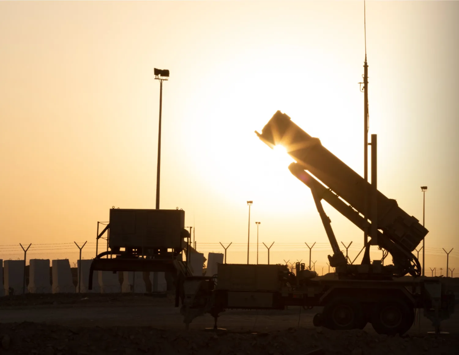 «الخليج» يواصل تصديه للاعتداءات الإيرانية