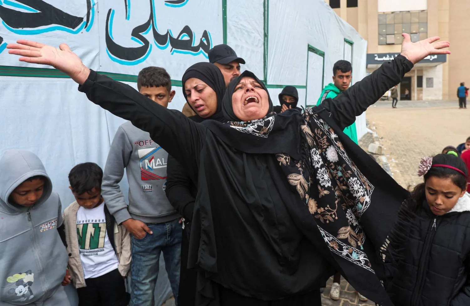 مقتل 6 أشخاص بغارات إسرائيلية على غزة مقتل 6 أشخاص بغارات إسرائيلية على غزة