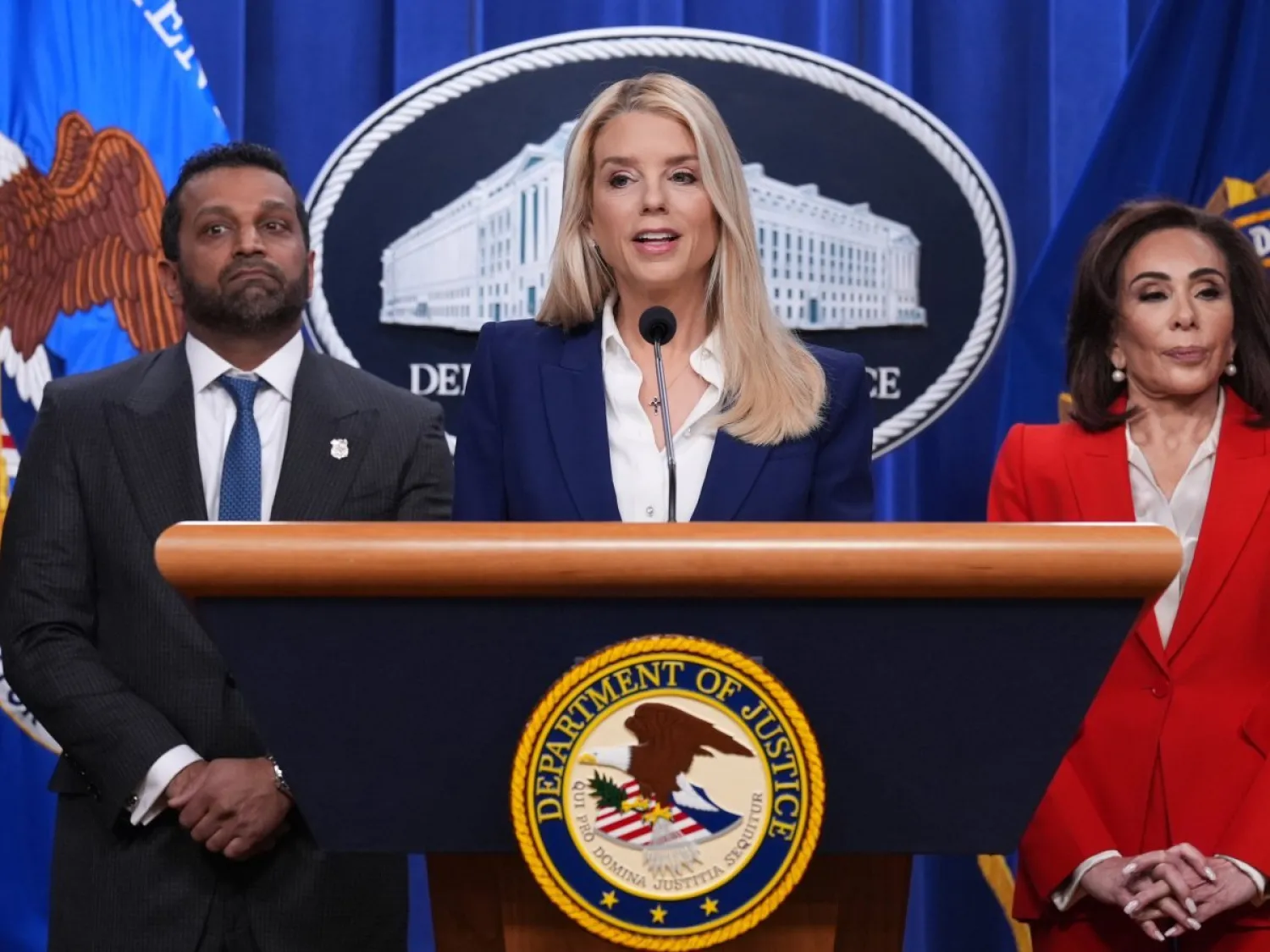 ترمب يقيل وزيرة العدل بسبب قضية إبستين