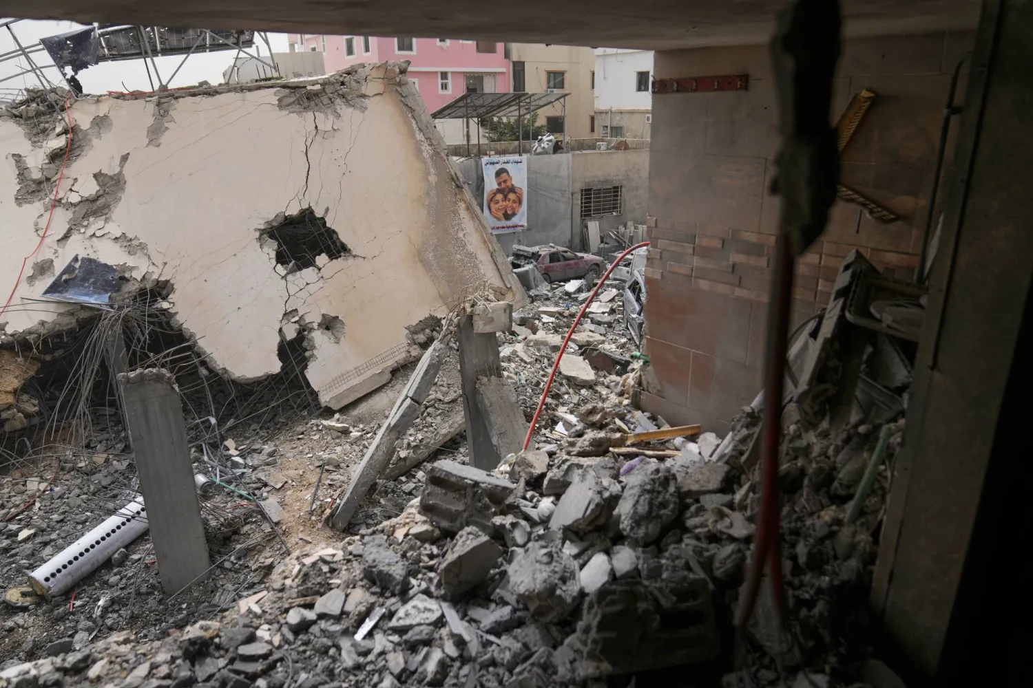 غارات إسرائيلية تضرب ضاحية بيروت والجنوب والبقاع