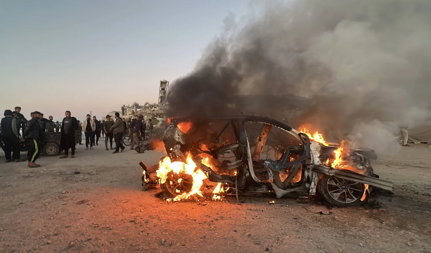 إسرائيل تقتل 4 في غزة بينهم صحافي إسرائيل تقتل 4 في غزة بينهم صحافي