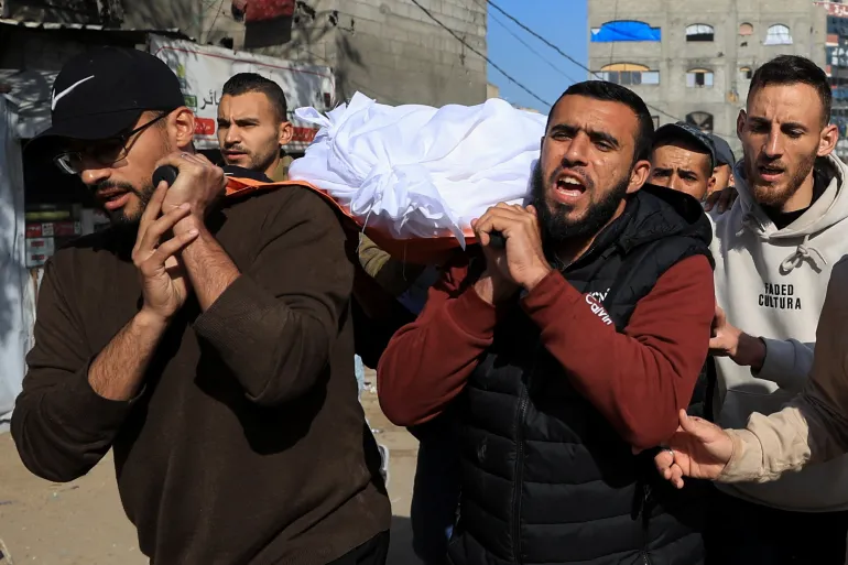 14 شهيدا وجريحا بغزة و2400 خرق إسرائيلي خلال نصف عام 14 شهيدا وجريحا بغزة و2400 خرق إسرائيلي خلال نصف عام