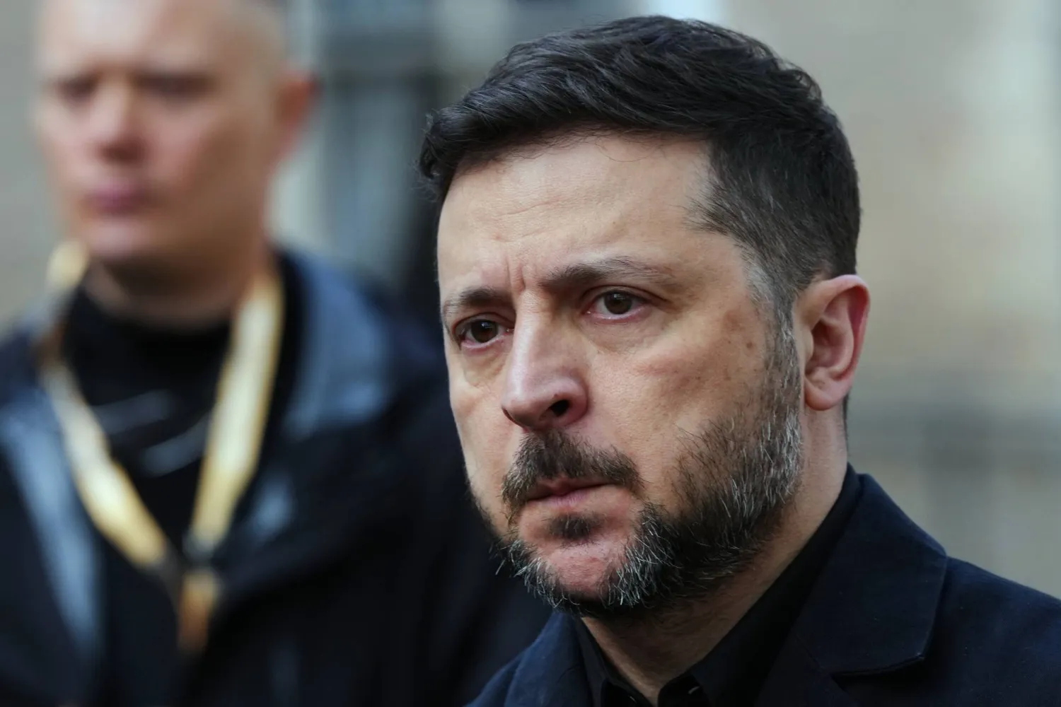 زيلينسكي: تخفيف العقوبات على النفط الروسي يمول الحرب