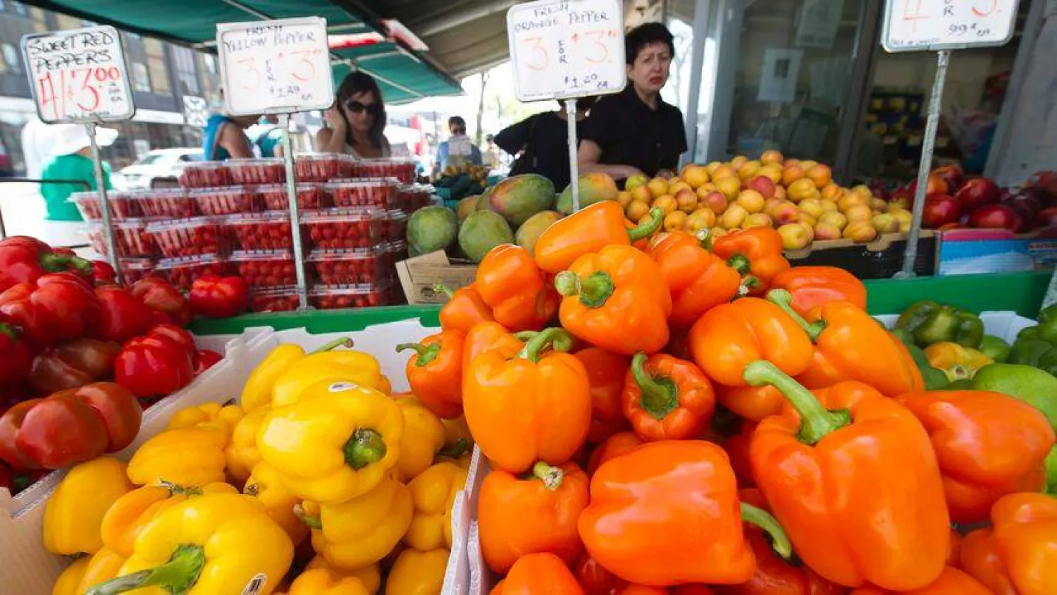 ما لون الفلفل الحلو الأفضل لدعم المناعة؟