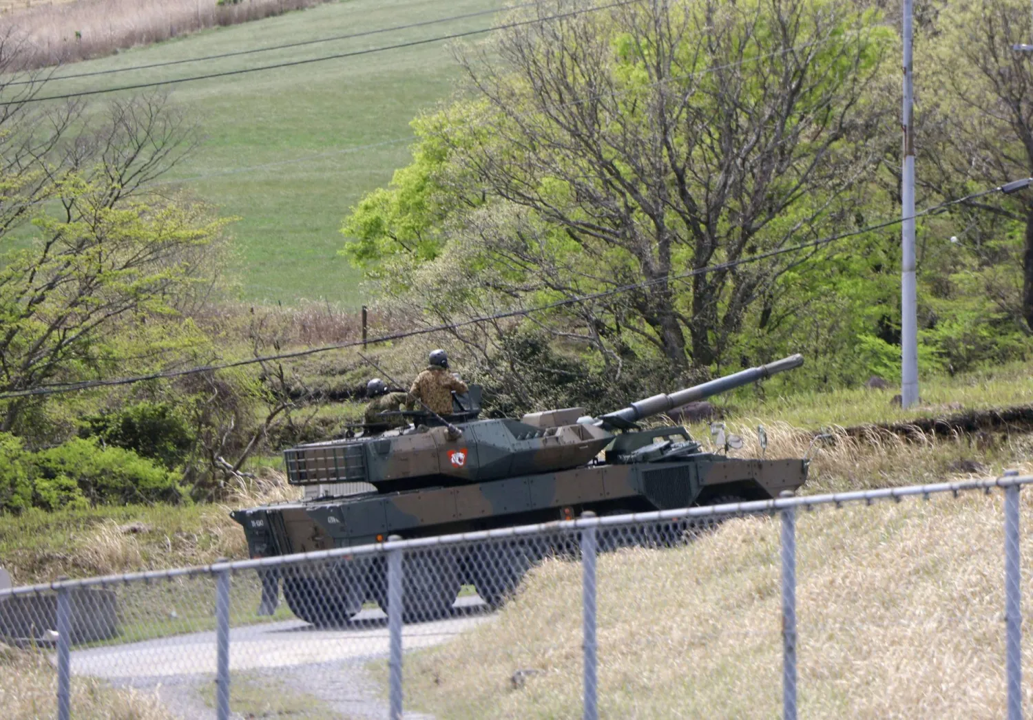 مقتل 3 جنود يابانيين بانفجار في دبابة أثناء تدريب عسكري