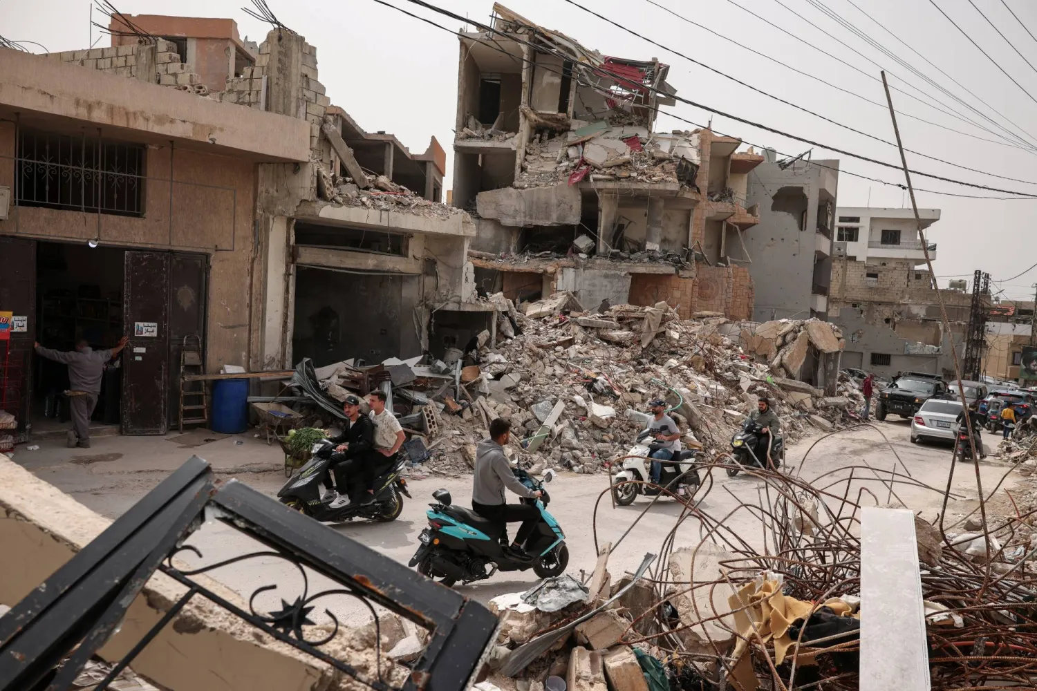 قتيلان بهجوم إسرائيلي على سيارة في جنوب لبنان