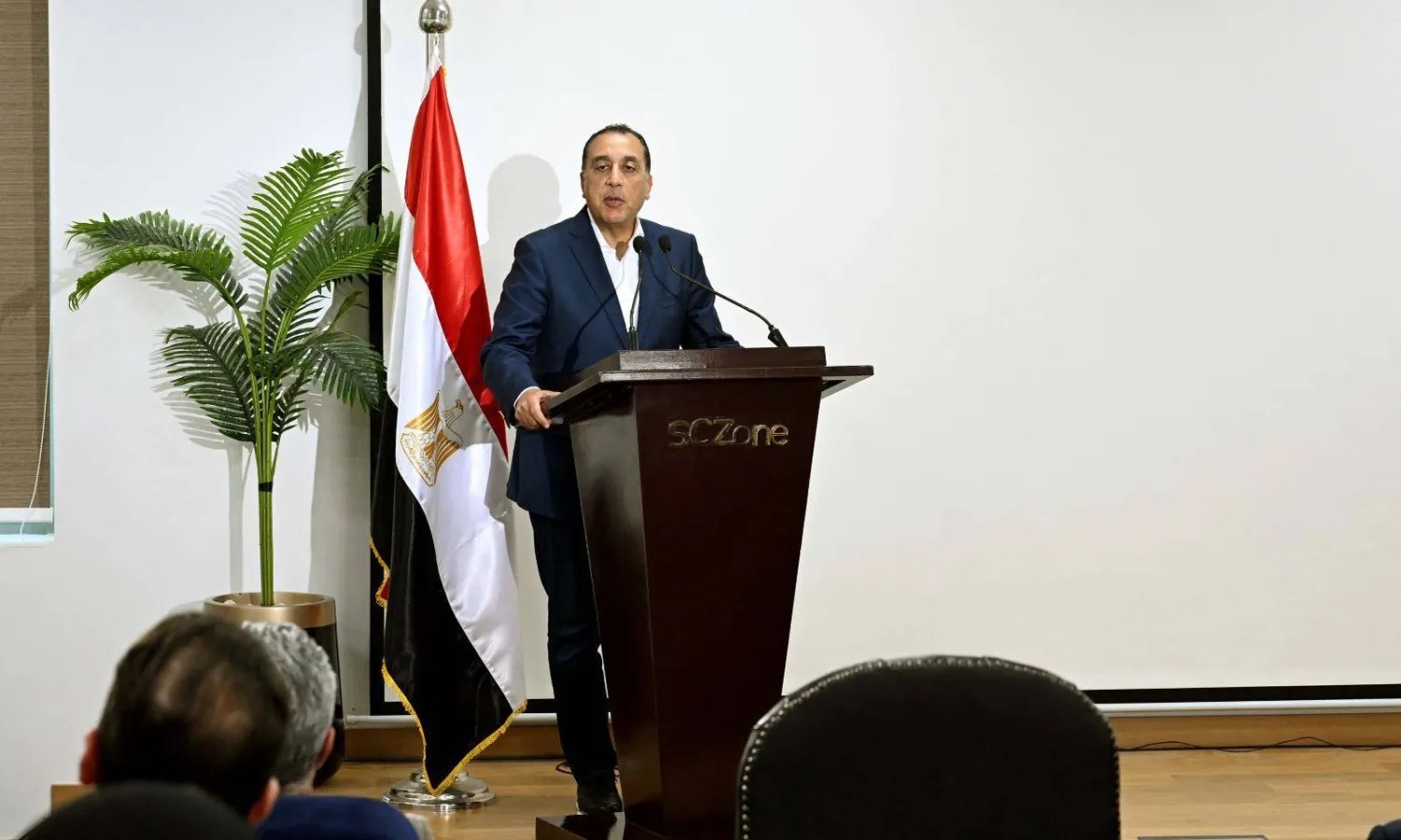 مصر تقرر وقف قرار «الإغلاق المبكر» للمحال