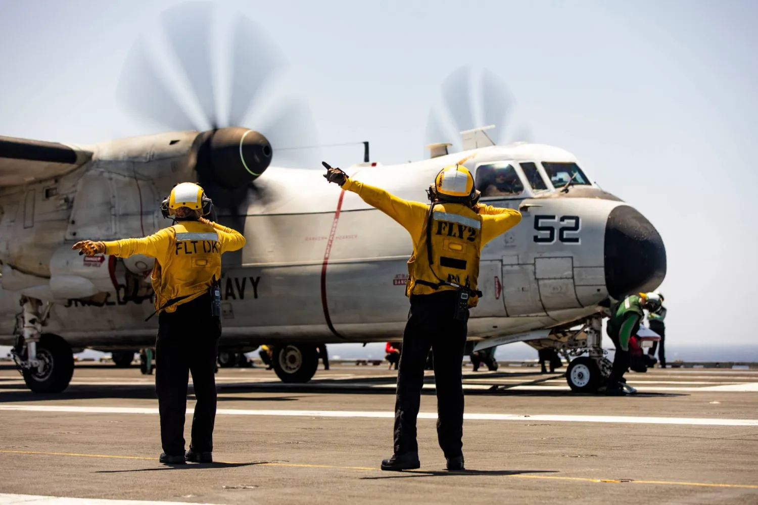 ترمب يطرح تحالفاً بحرياً لإعادة فتح هرمز