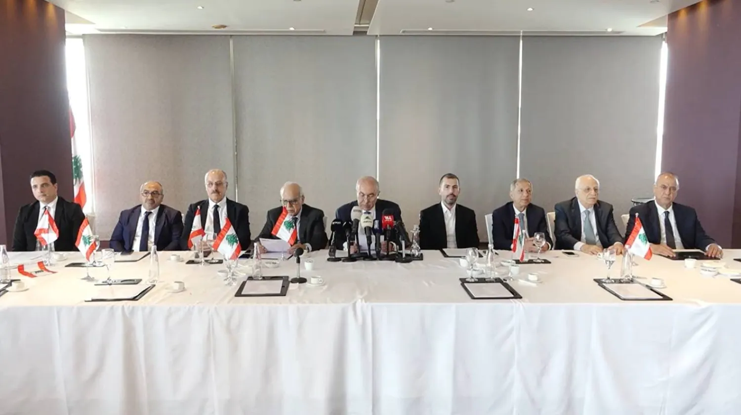 لبنان: النواب السنّة يدعمون قرار الدولة بالتفاوض مع إسرائيل