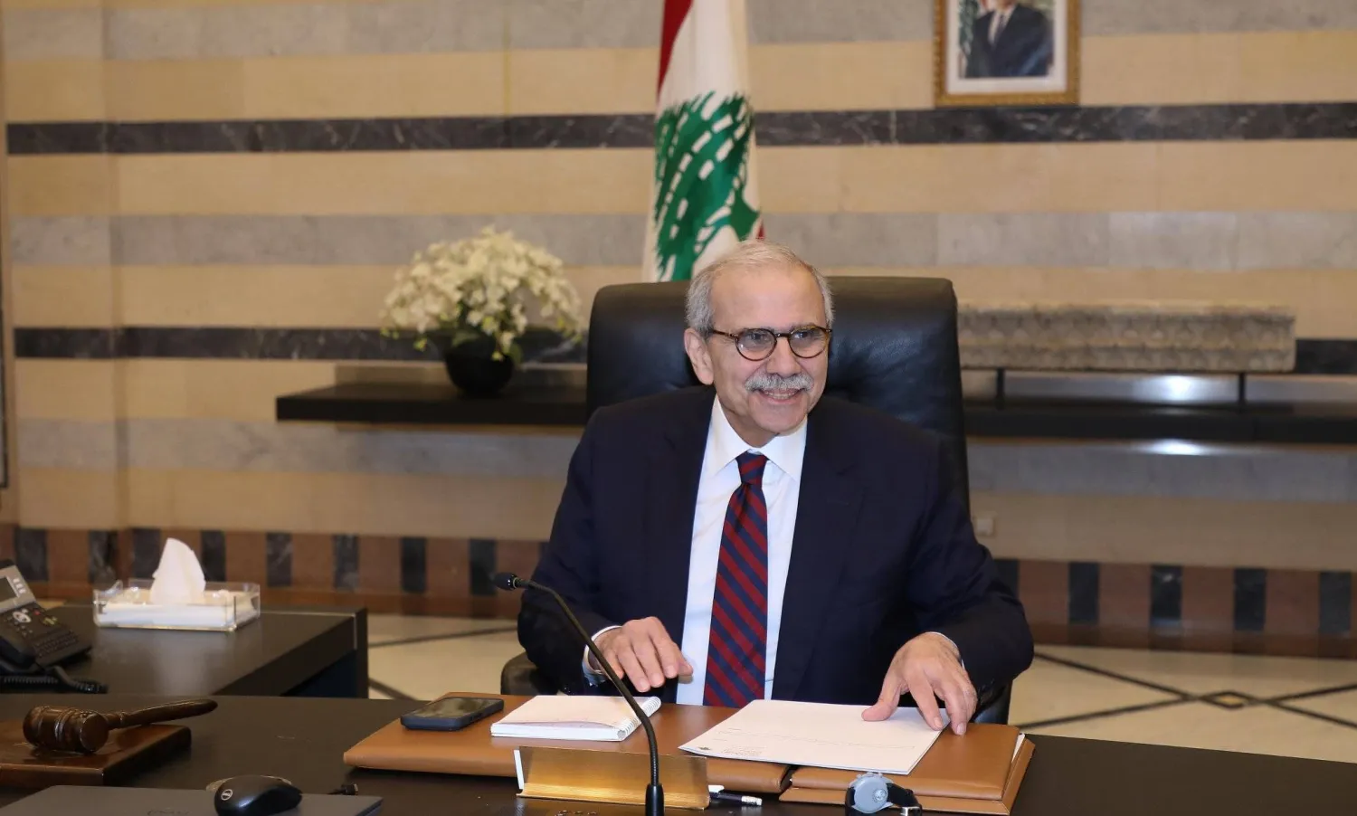 نواف سلام: إسرائيل تسيطر على 68 موقعاً في جنوب لبنان