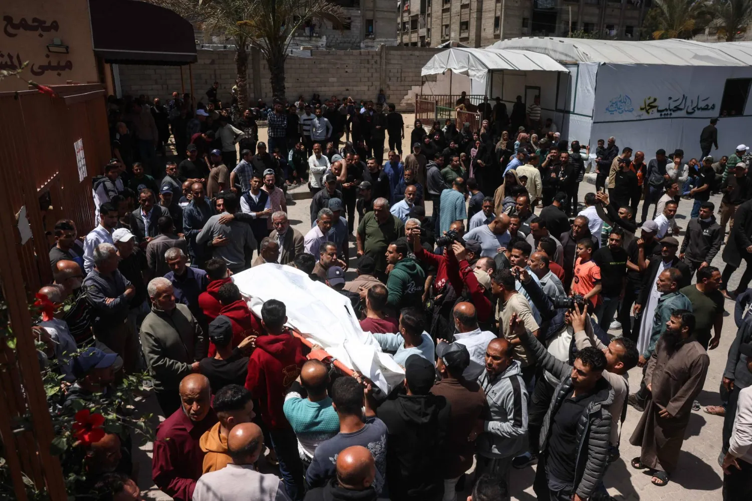 شهيدان ومصابون في قصف إسرائيلي على قطاع غزة