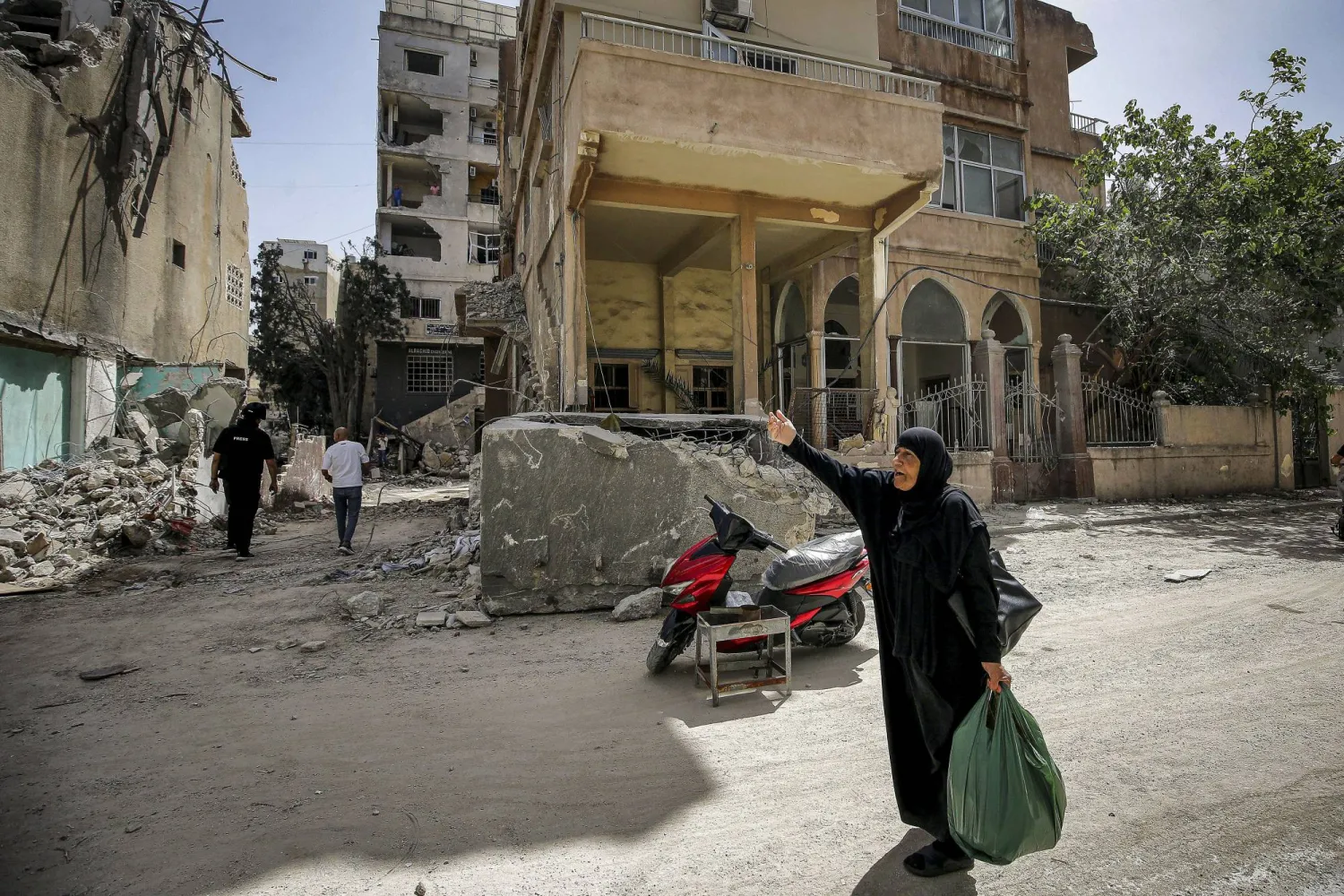 خمسة قتلى بينهم طفلان في غارات إسرائيلية على جنوب لبنان
