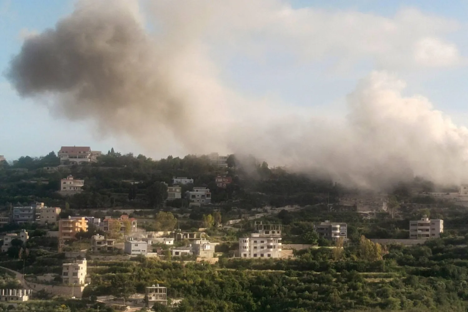 10 قتلى بغارة إسرائيلية في جنوب لبنان