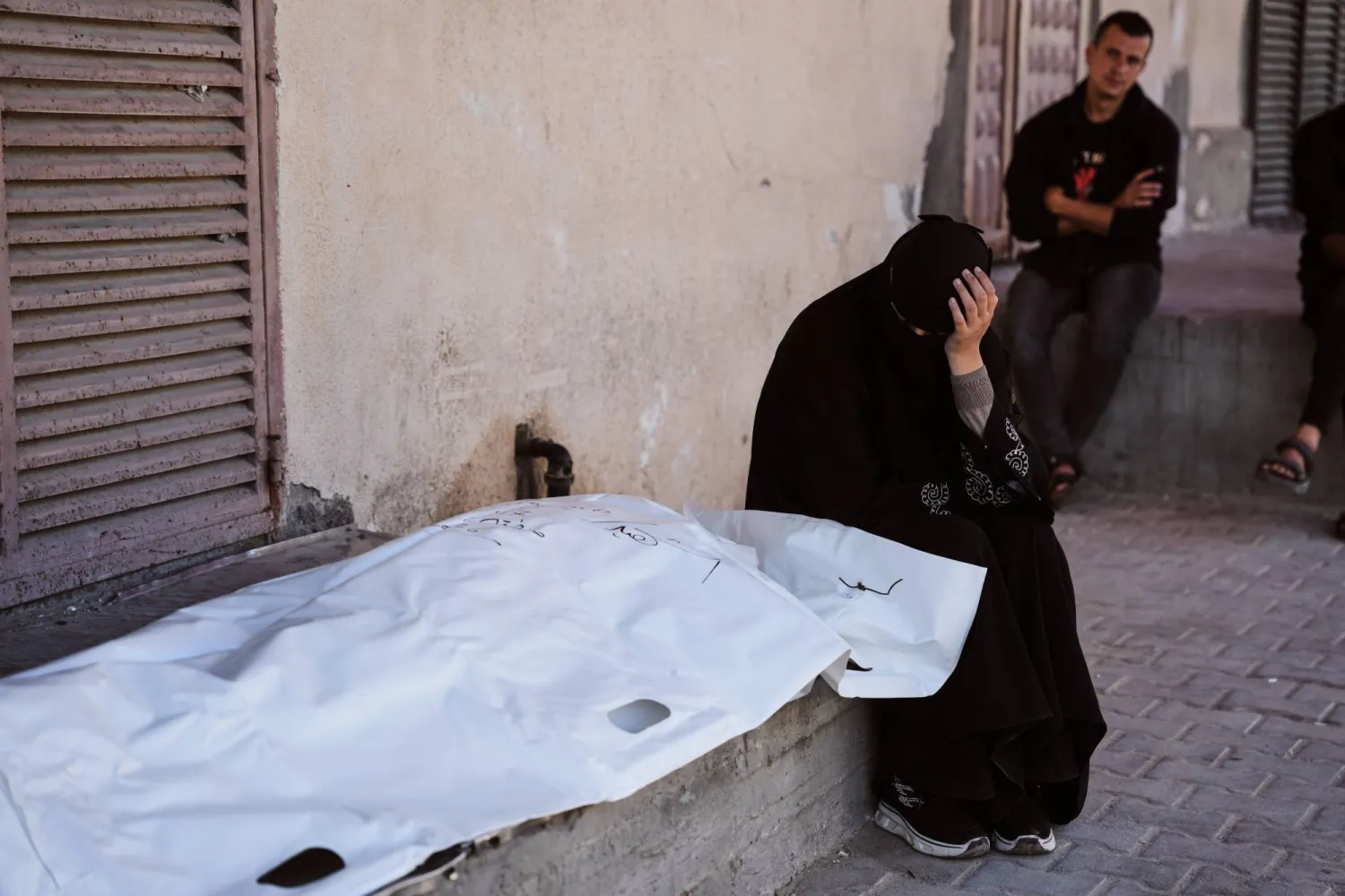 استشهاد 3 فلسطينيين في غزة بنيران إسرائيلية استشهاد 3 فلسطينيين في غزة بنيران إسرائيلية
