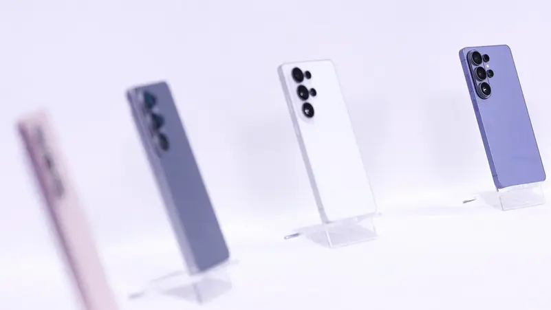 هل تنافس سامسونغ نفسها بهاتف Galaxy S27 Pro المقبل؟