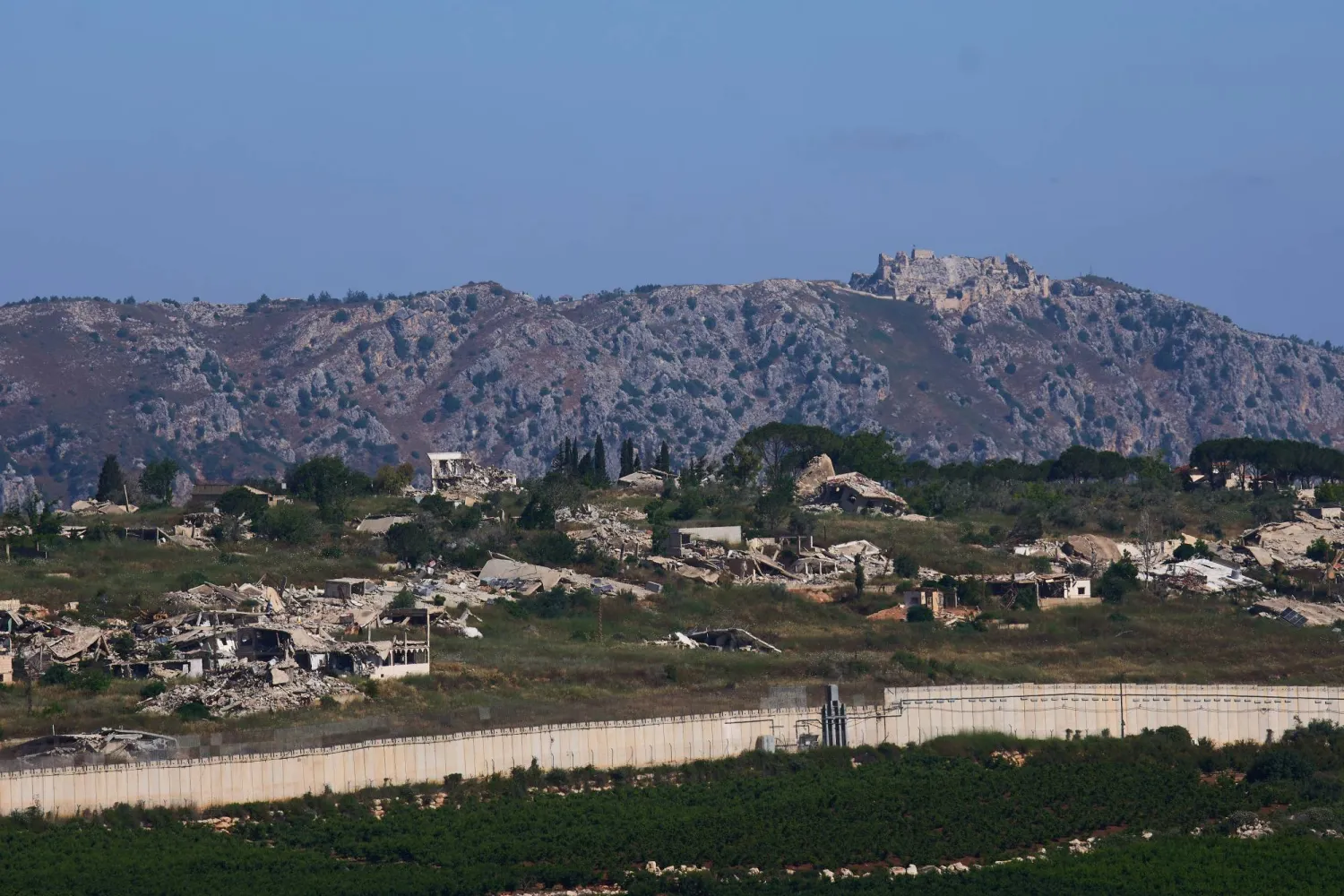 الجيش الإسرائيلي يؤكد مواصلة عملياته في جنوب لبنان الجيش الإسرائيلي يؤكد مواصلة عملياته في جنوب لبنان