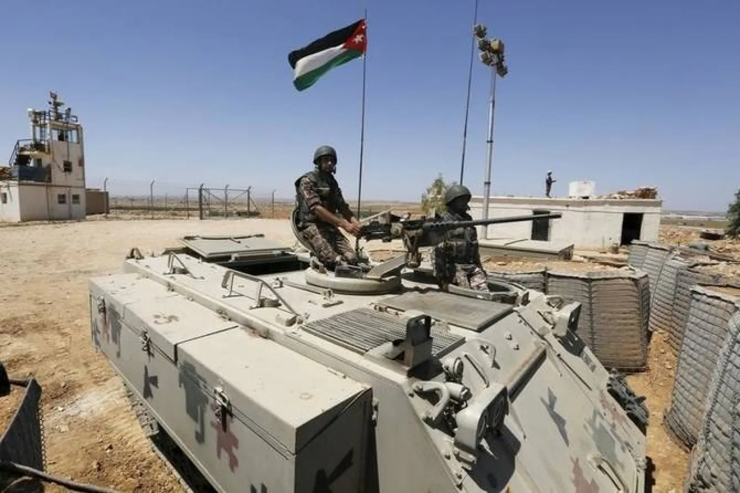 الجيش الأردني يعلن إسقاط ثلاثة صواريخ إيرانية استهدفت المملكة الجيش الأردني يعلن إسقاط ثلاثة صواريخ إيرانية استهدفت المملكة