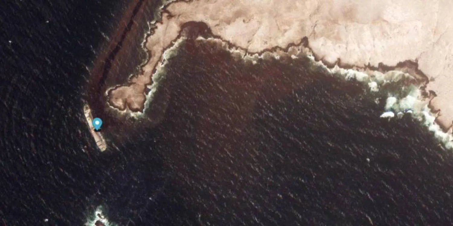 عُمان: التلوث الزيتي يطال 12 كيلومتراً من شواطئ «رأس مدركة» عُمان: التلوث الزيتي يطال 12 كيلومتراً من شواطئ «رأس مدركة»