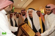 وزير التعليم العالي يزور جناح جامعة الملك سعود 
