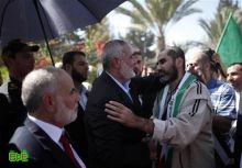 تجمع حاشد للفلسطينيين احتفالا بمبادلة الاسرى 