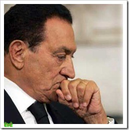 مبارك ينضم لزعماء سقطوا بصورة مأساوية