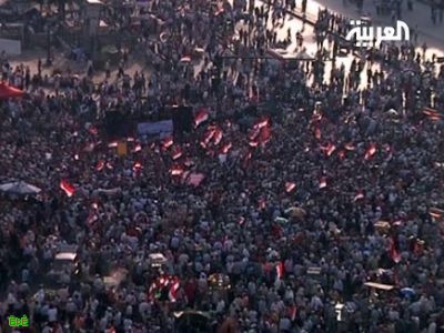 مليونية الإصرار تطالب بعزل شفيق ومحاكمة رموز مبارك 
