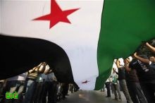 محتجون يلقون بالبيض على وفد سوري في القاهرة 
