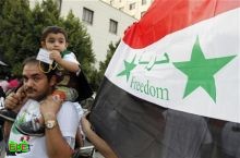 القوات السورية تقتل 11 شخصا ومحتجون يحثون الجامعة العربية على التحرك 